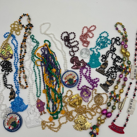 Lot of 29 Vintage Mardi Gras Beads Necklaces Endymion Tucks Zulu Jazz Centurions - Picture 15 of 15